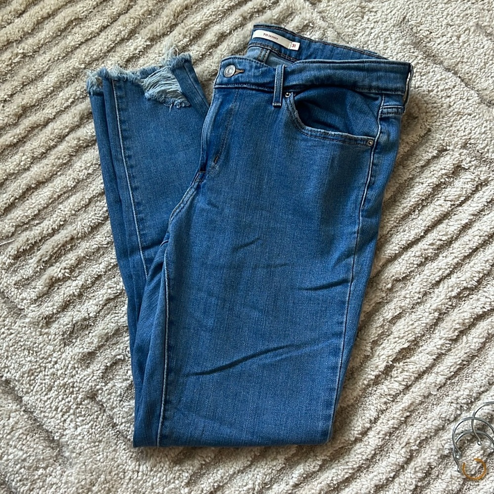 Women’s Levi skinny jeans